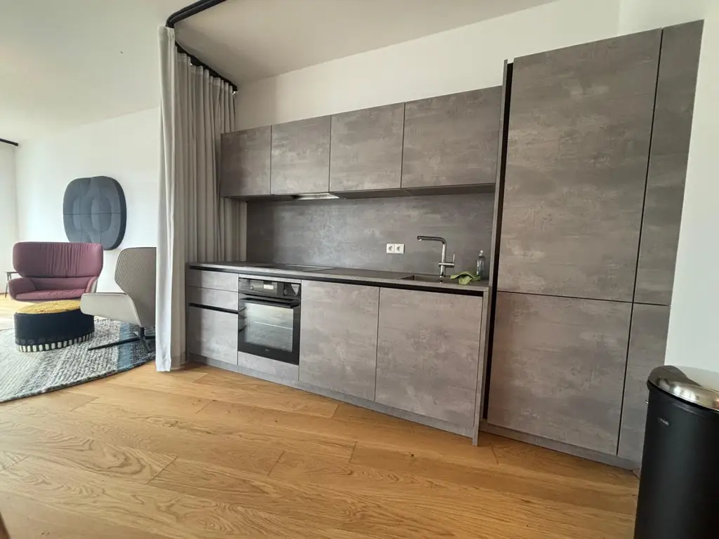 Hochwertige Designer-Wohnung mit großer Terrasse
