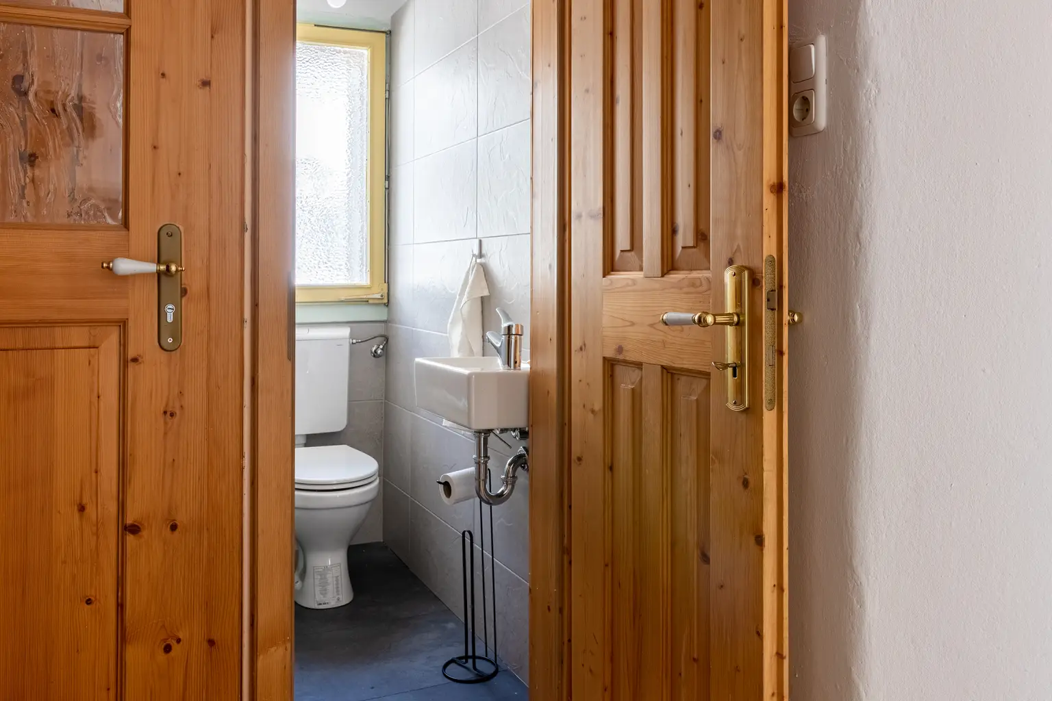 MIETE - Renovierte 3 Zimmerwohnung mit Balkon -  inkl. aller Betriebskosten