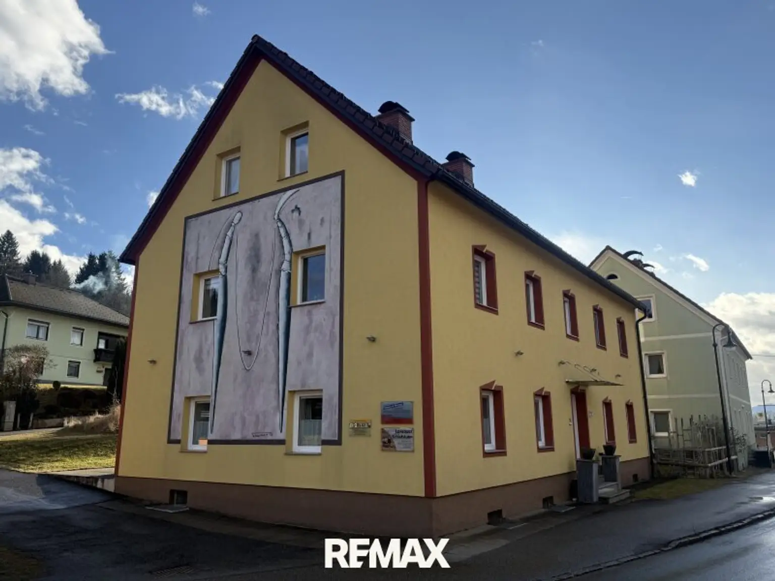 *** Top kernsaniertes 439m² Zinshaus mit Nebengebäude in Kindberg – 4 Einheiten incl. Carports, voll vermietet, starke Renditechance! ***