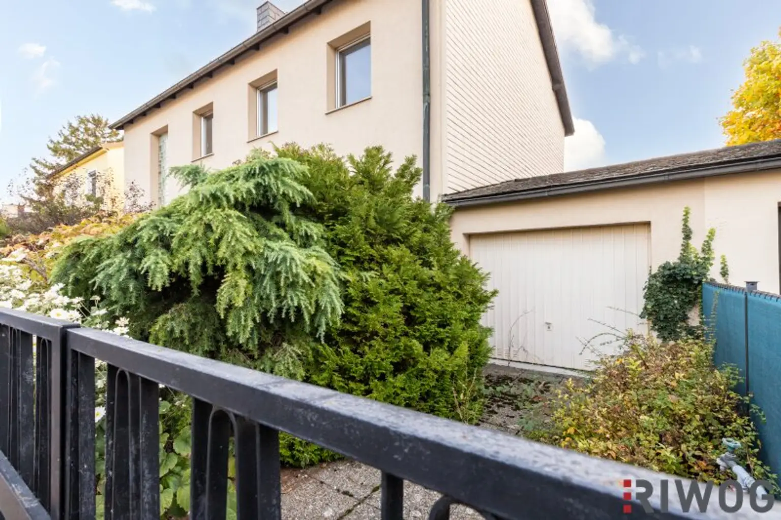 EIN- ODER ZWEIFAMILIENHAUS, gute Substanz, Modernisierungsbedarf