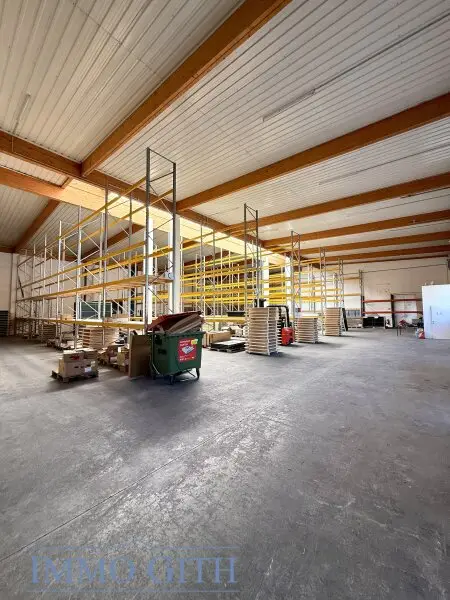 891 m² Lagerhalle in 1230 Wien (Talpagasse) zu mieten! – 2 Sektionaltore, U6 & Autobahn-Nähe, videoüberwacht