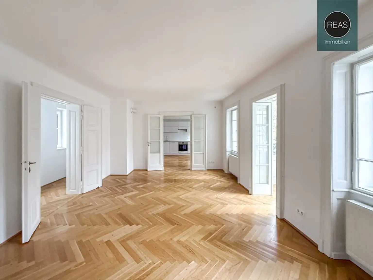 Büro mit Gartenblick und Erker in Bestlage neben dem Schubert-Museum! Gartennutzung inklusive!