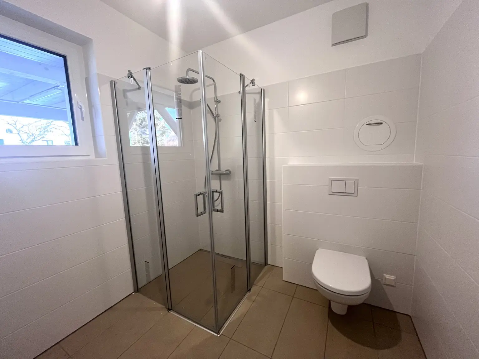 Erstbezug !!! Traumhafte Doppelhaushälfte -  mit 5 Zimmern, Garten, Wohnkeller und Stellplätzen!