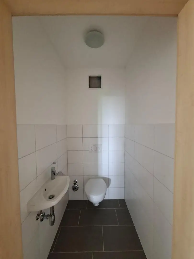 4-Zimmer-Wohnung im 1. OG eines kleinen Mehrparteienhauses zu vermieten
