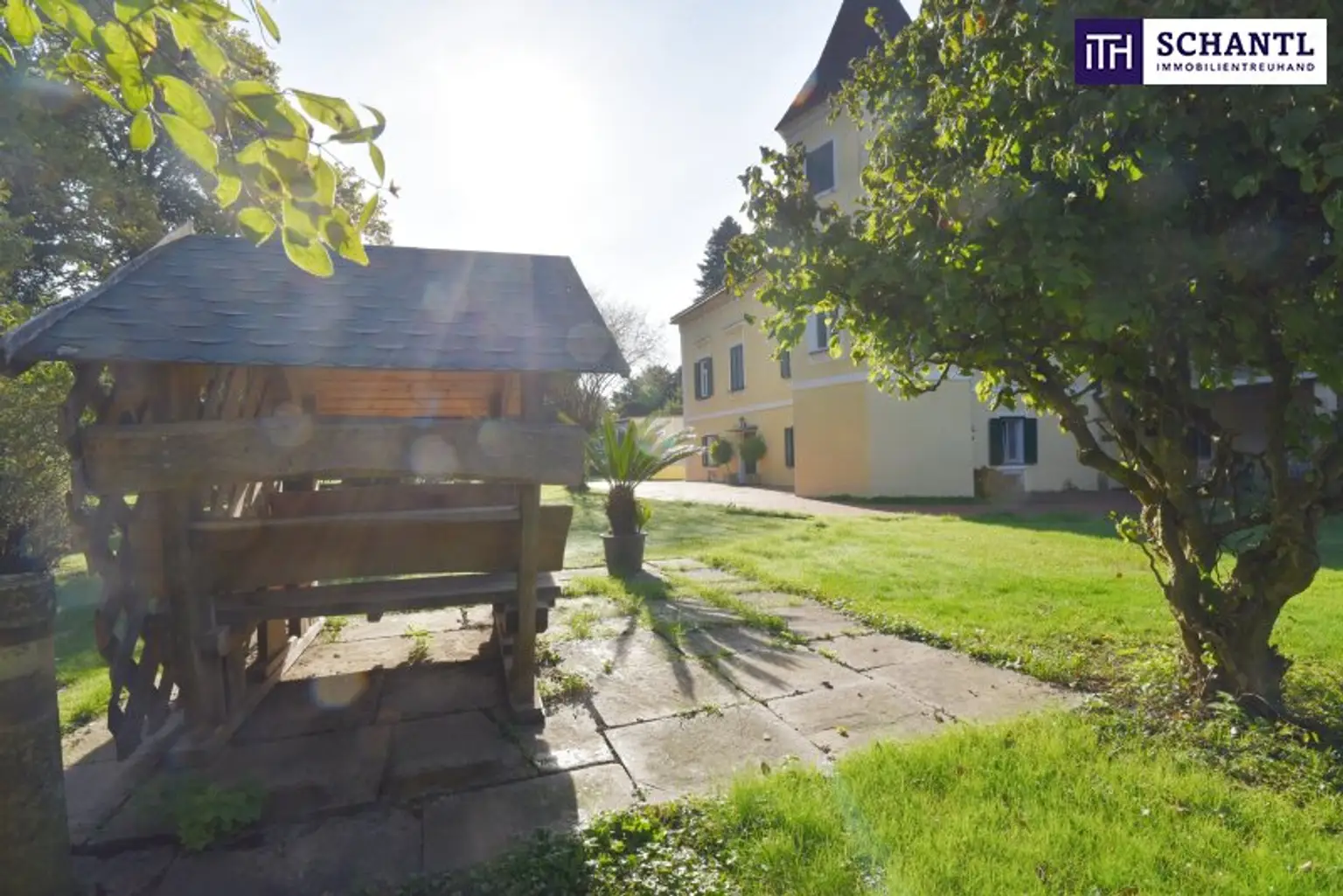 MÄRCHENHAFTE Wohnung im SCHLOSS inklusive Nutzung des SCHLOSSGARTENS! Ab sofort verfügbar!
