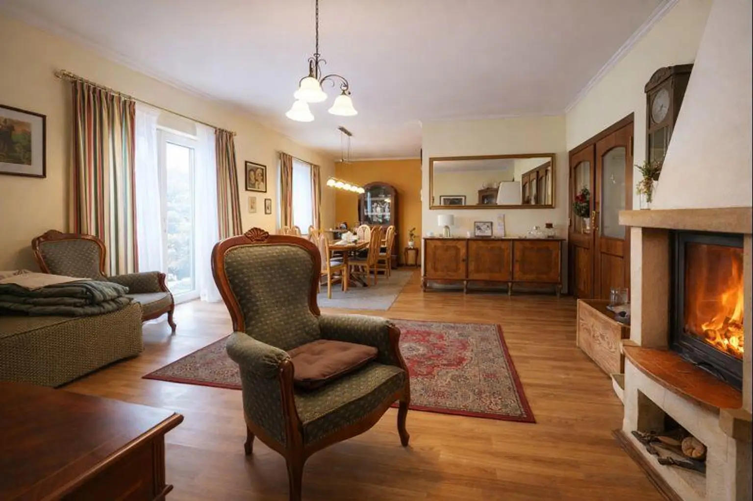 Wohnzimmer_mit_Essbereich