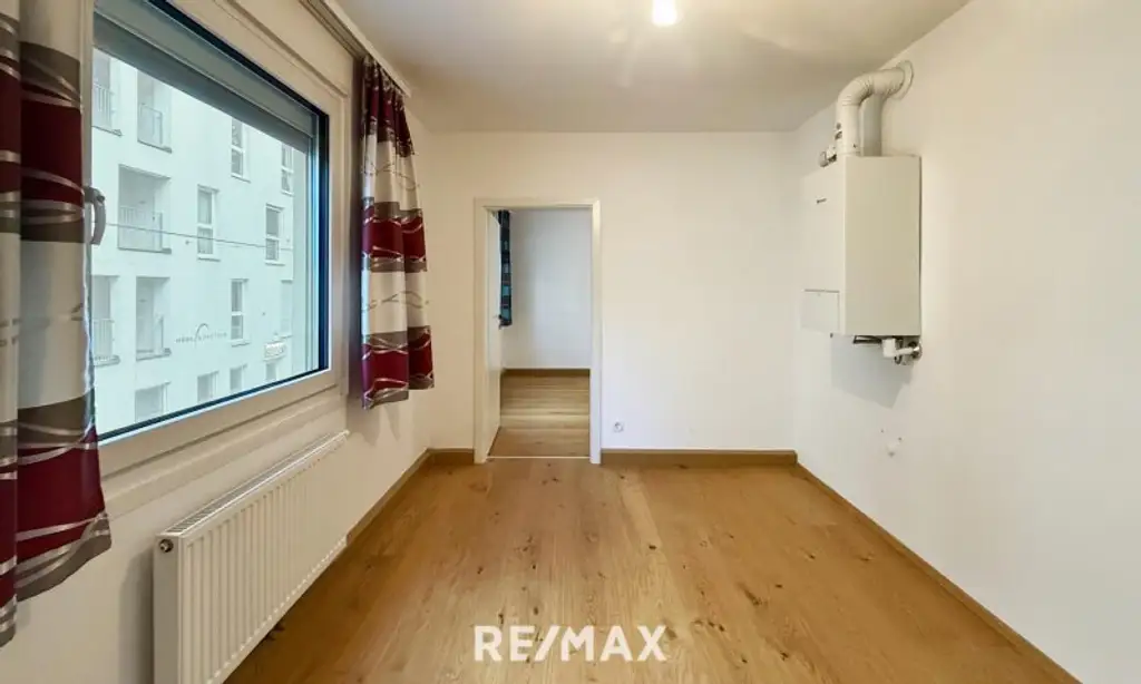 Wunderschöne top sanierte 2 Zimmerwohnung! 4% Rendite für Anleger!