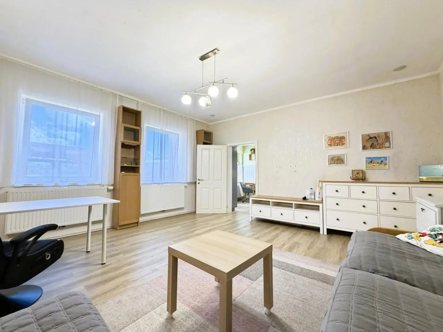 11 Wohnzimmer