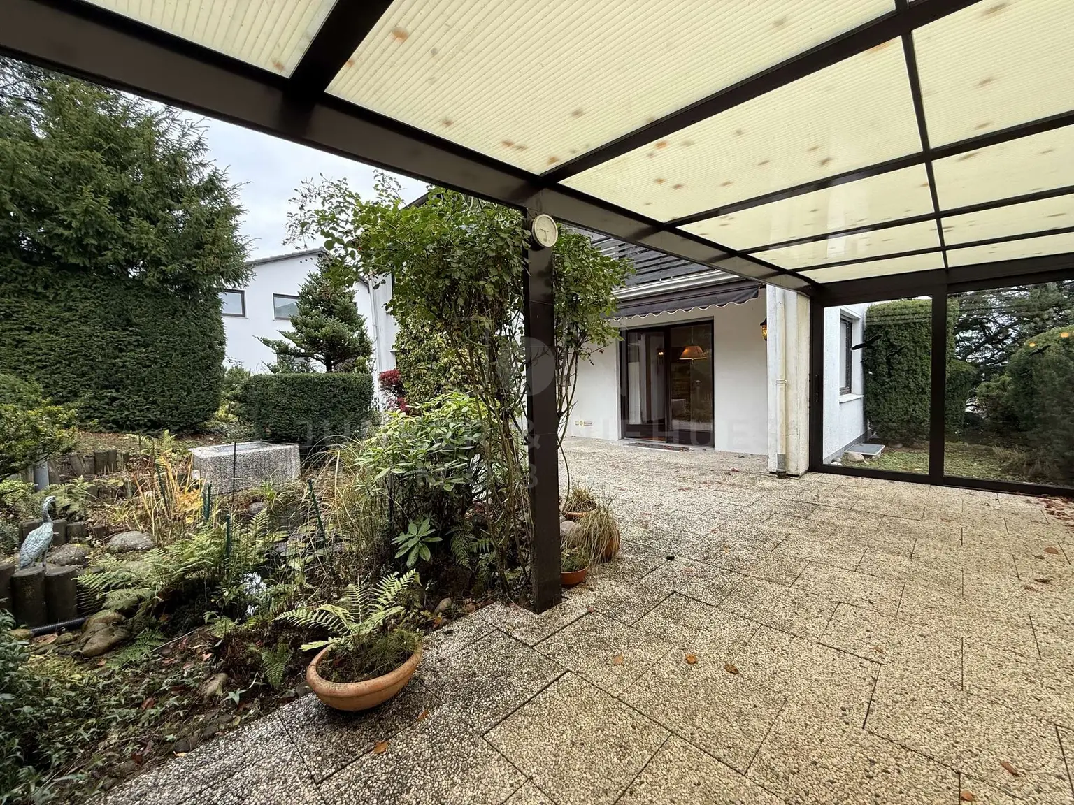 Überdachte Terrasse