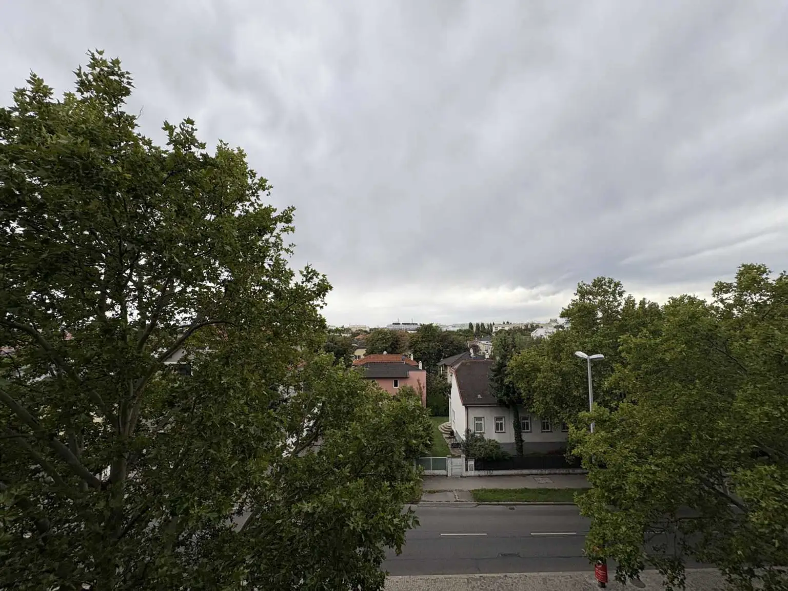 Helle Loggiawohnung mit 3 Zimmern, nähe U2-Station Aspernstraße!
- Achtung Finanzierungsbeitrag!