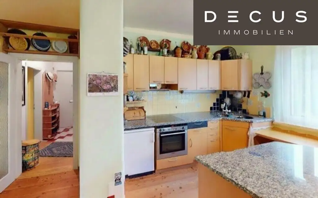 GROSSARTIGE FÜNFZIMMERWOHNUNG MIT SÜDBALKON