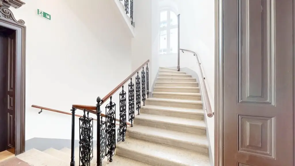 Moderne 2-Zimmer Dachgeschosswohnung | Terrasse | Klimaanlage | Nähe Café Hummel | Erstbezug