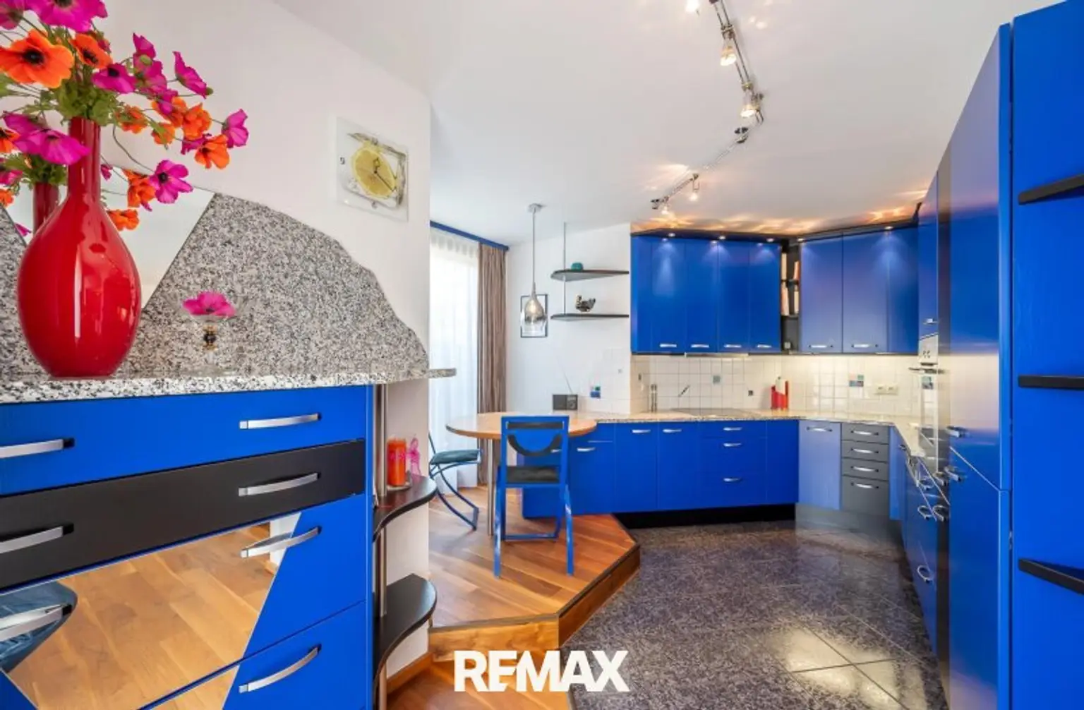 vollausgestattete hochwertige Küche