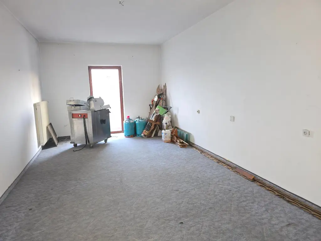 Großes Haus für Visionäre in Aussichtslage (Buschenschank, Weingärten)