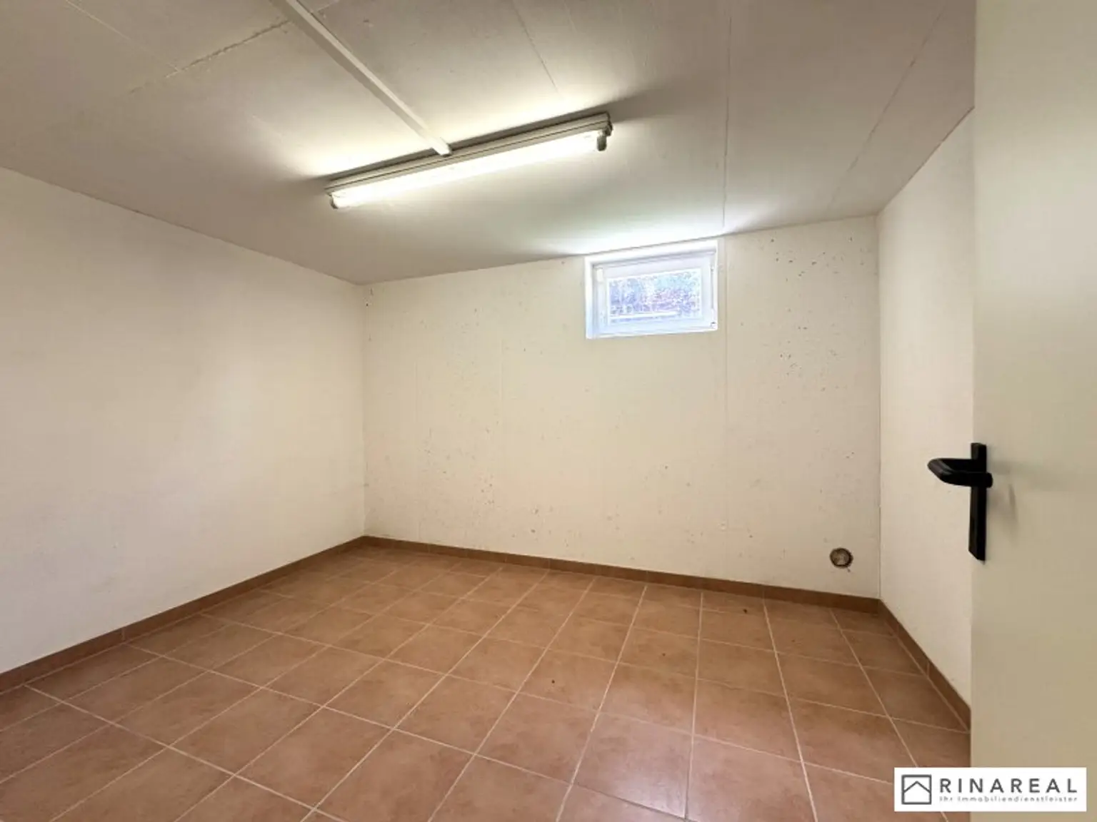 MOLLRAM - Einfamilienhaus mit ca. 1.268 m² Eigengrund | Baujahr 2009 | Sauna & Whirlpool | Luftwärmepumpe, PV-Anlage, Klimaanlage uvm.