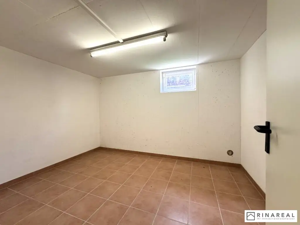 MOLLRAM - Einfamilienhaus mit ca. 1.268 m² Eigengrund | Baujahr 2009 | Sauna & Whirlpool | Luftwärmepumpe, PV-Anlage, Klimaanlage uvm.