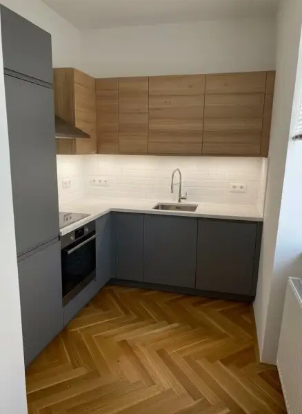 ERSTBEZUG Top sanierter Altbau mit Fernblick und Lift