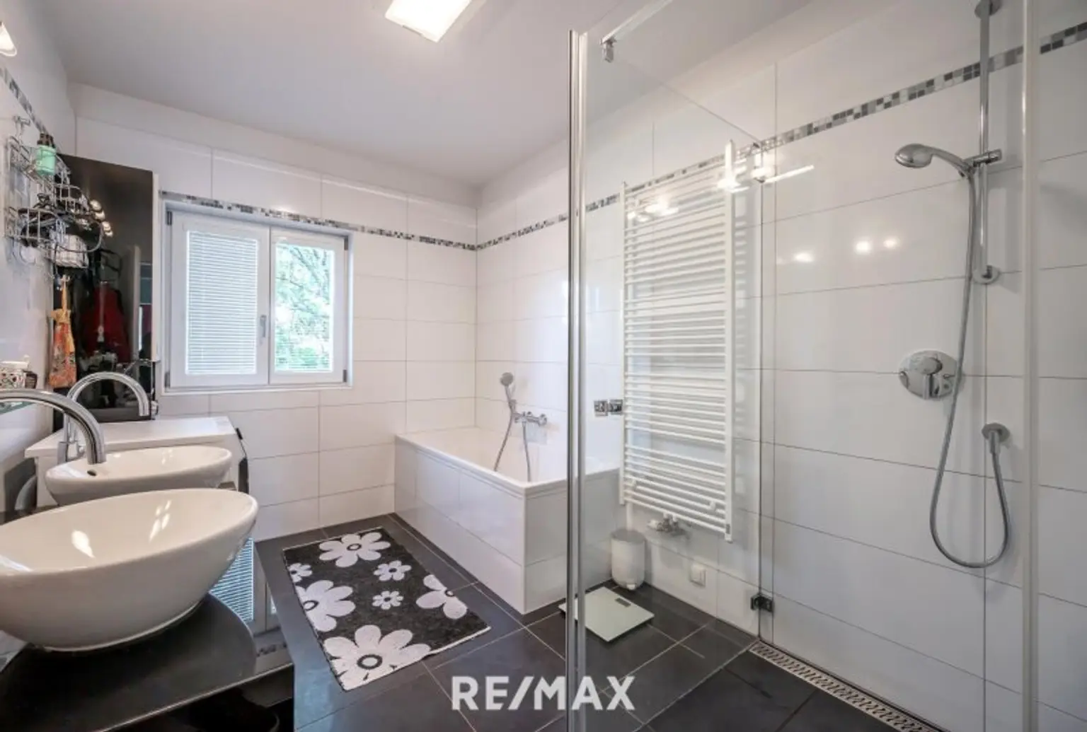 Seltene Gelegenheit in Döbling! Zentrales Luxus-Penthouse mit vier Dachterrassen und Pool