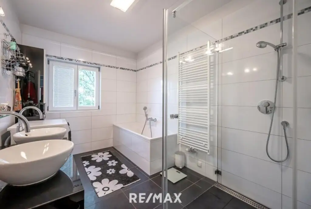 Seltene Gelegenheit in Döbling! Zentrales Luxus-Penthouse mit vier Dachterrassen und Pool