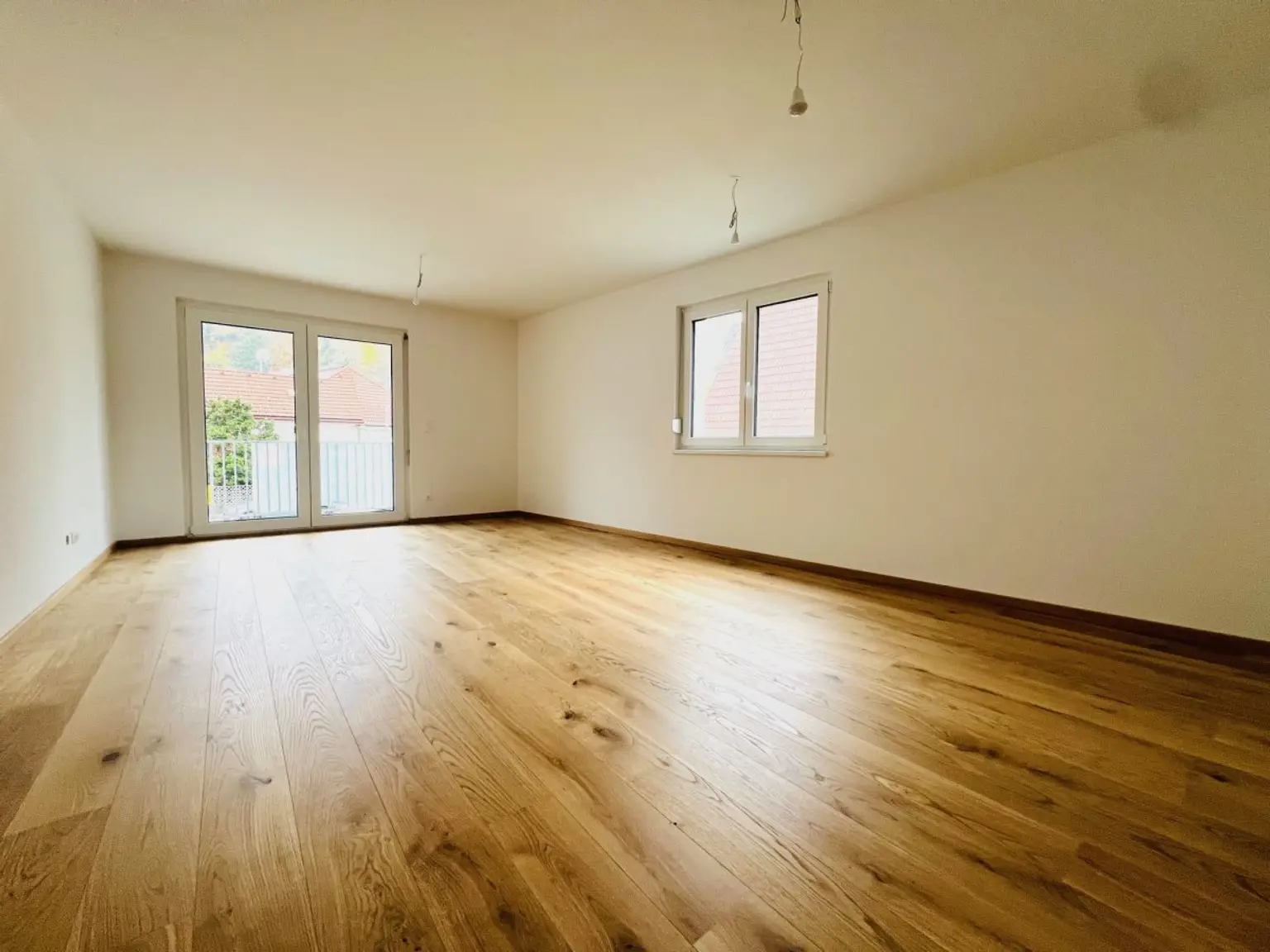 E | ++ TRAUMHAFTE DREI Zimmer WOHNUNG mit BALKON und KÜCHE ++ | Prima Service Immobilien