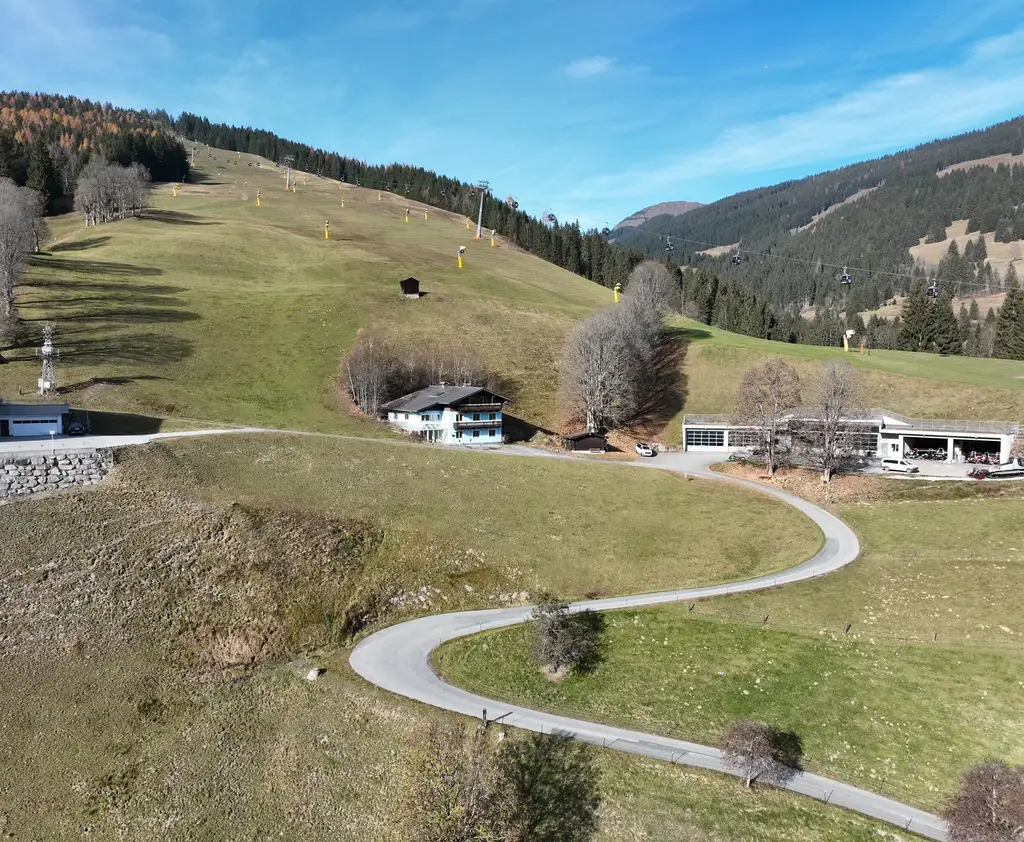 Landhaus am Bernkogellift in Saalbach mit touristischer Nutzung, Ski in - Ski out!