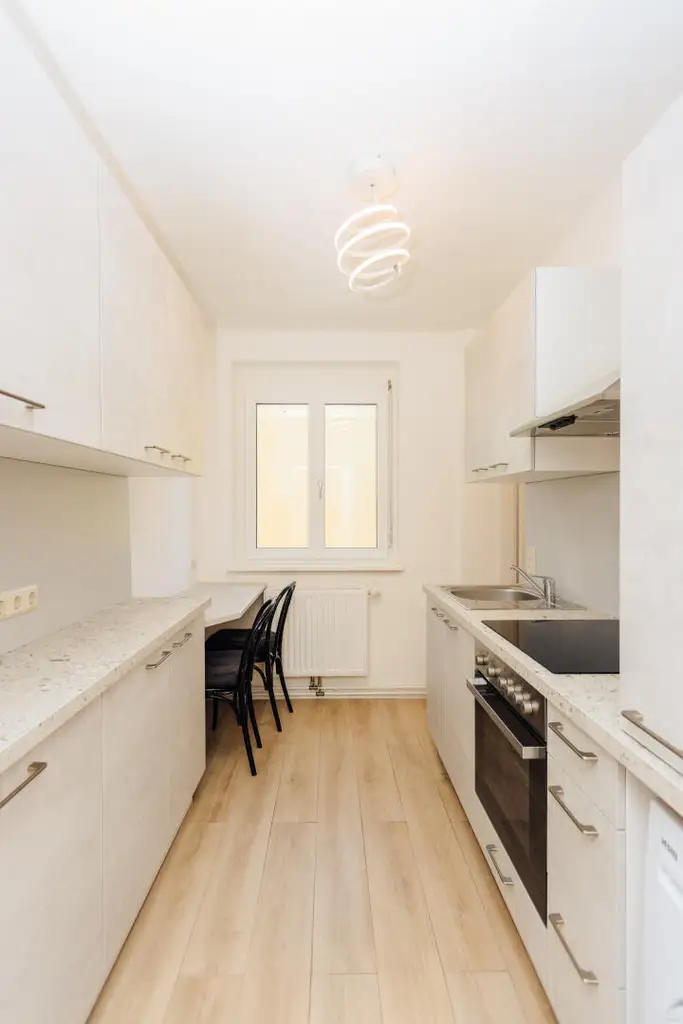 8020 Eggenberg - Eine gepflegte, renovierte , 2 Zimmer-Wohnung mit sonniger Loggia!