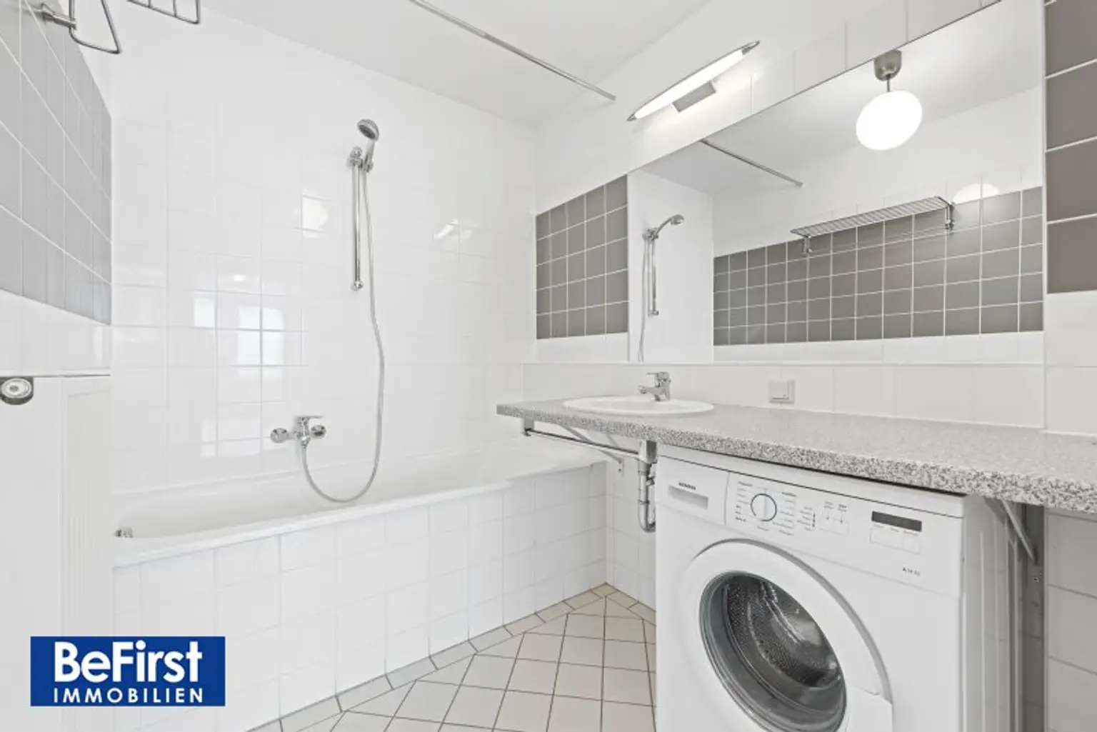 Zauberhafte 3 Zimmer Balkonwohnung in Fußgängerzone nächst Mariahilferstraße