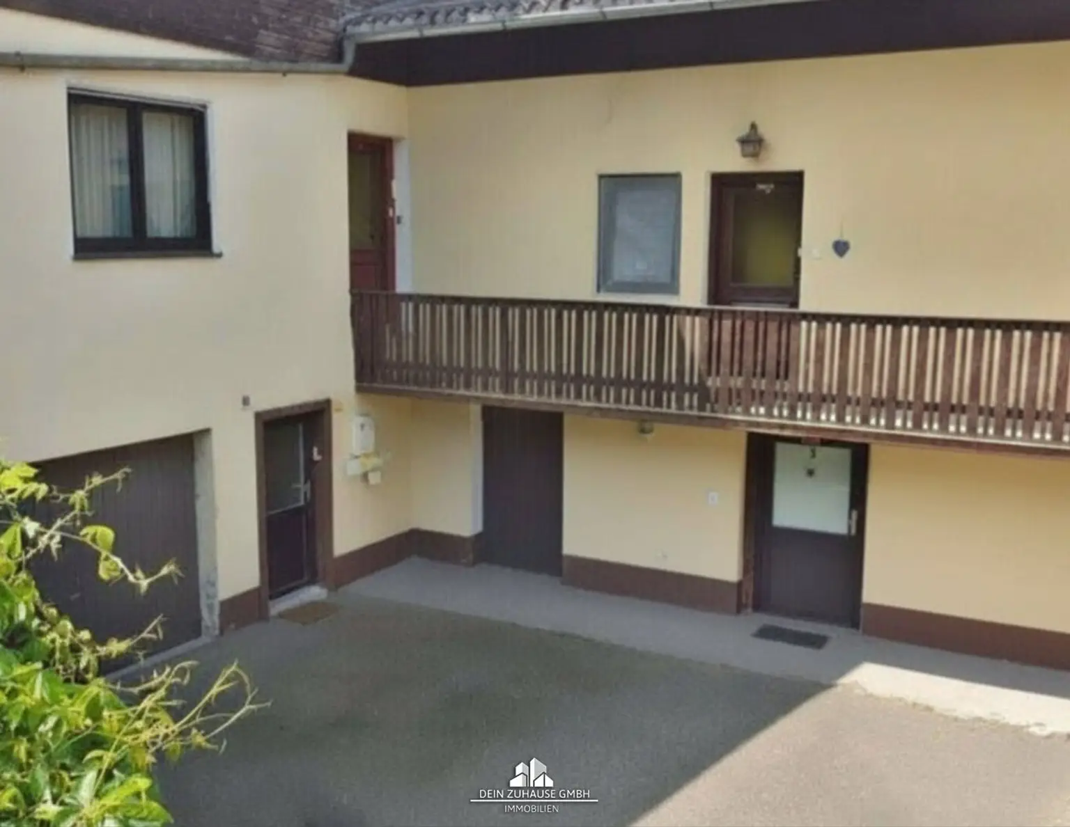 DEIN ZUHAUSE präsentiert: Wohngebäude in Vöcklamarkt als Investment mit ~ 5,3% Rendite