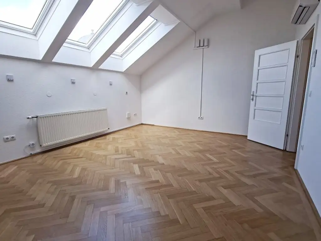 ZELINKAGASSE, DACHGESCHOSS, klimatisierte 157 m2 Maisonette mit 18 m2 Terrasse, 4 Zimmer, Küche, Wintergarten, 2 Bäder, Börse-Nähe
