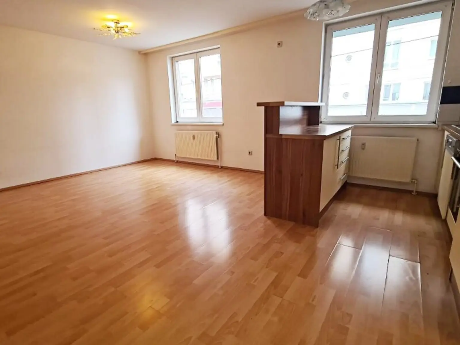 NEILREICHGASSE, sonnige 40 m2 Neubau, Einzelwohnraum, Komplettküche, Duschbad, Parketten, 1. Liftstock
