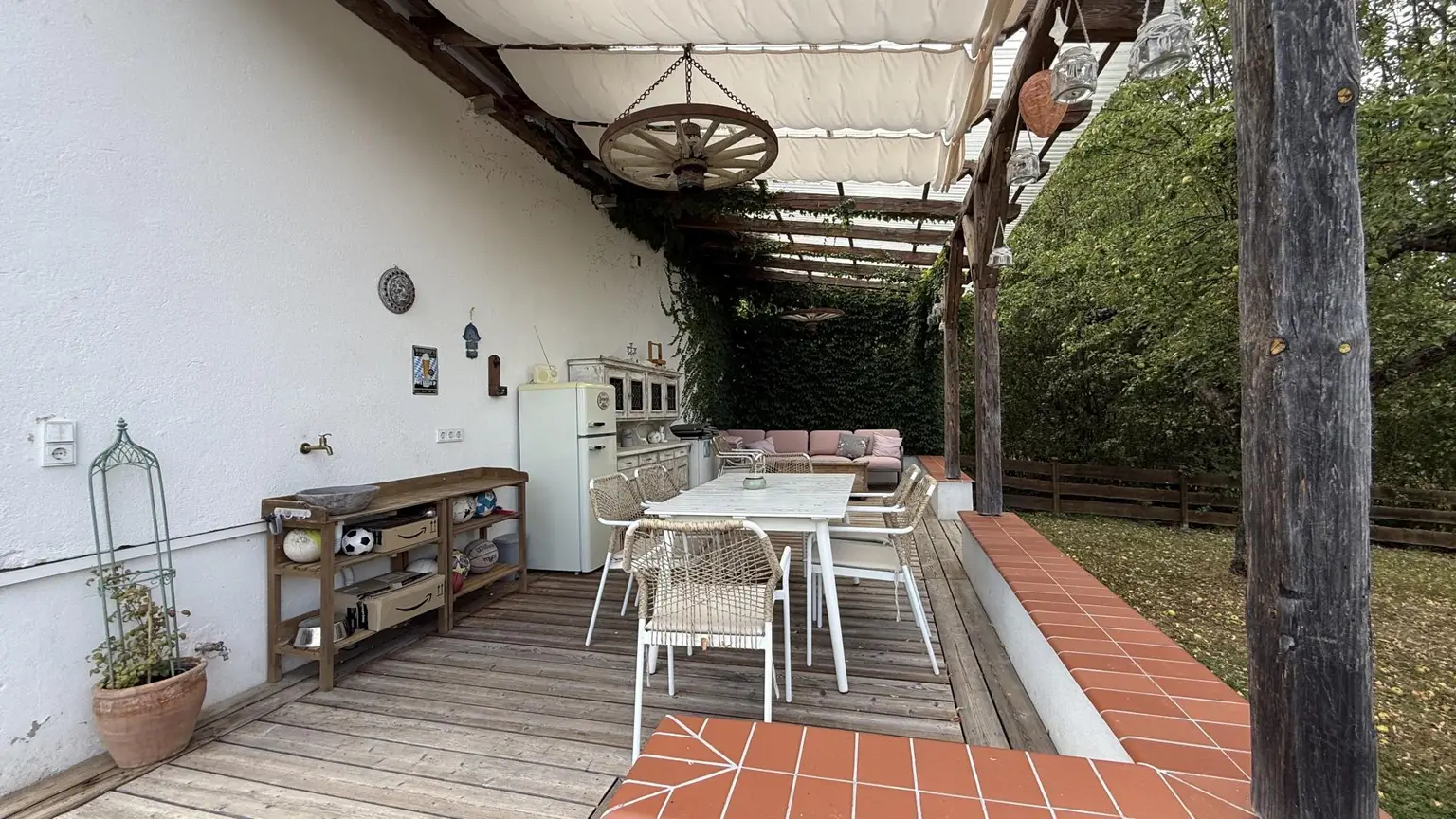 Überdachte Pergola