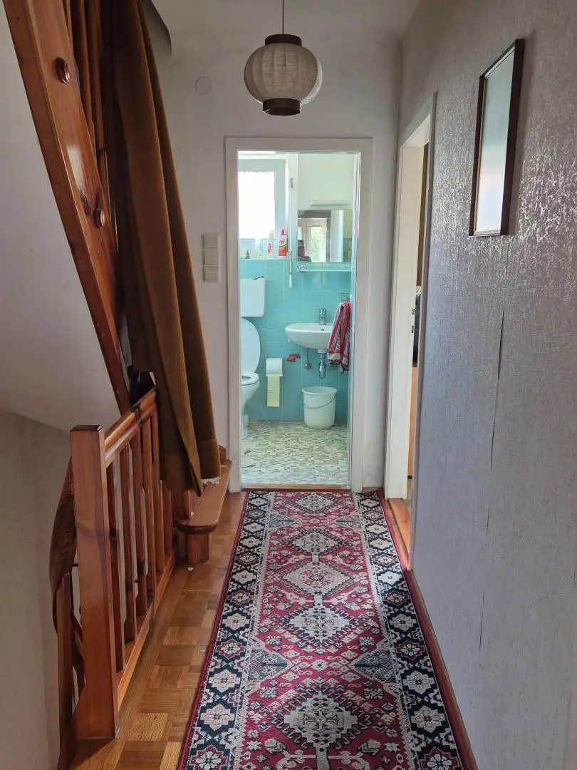 Renovierungsbedürftiges Mittelreihenhaus