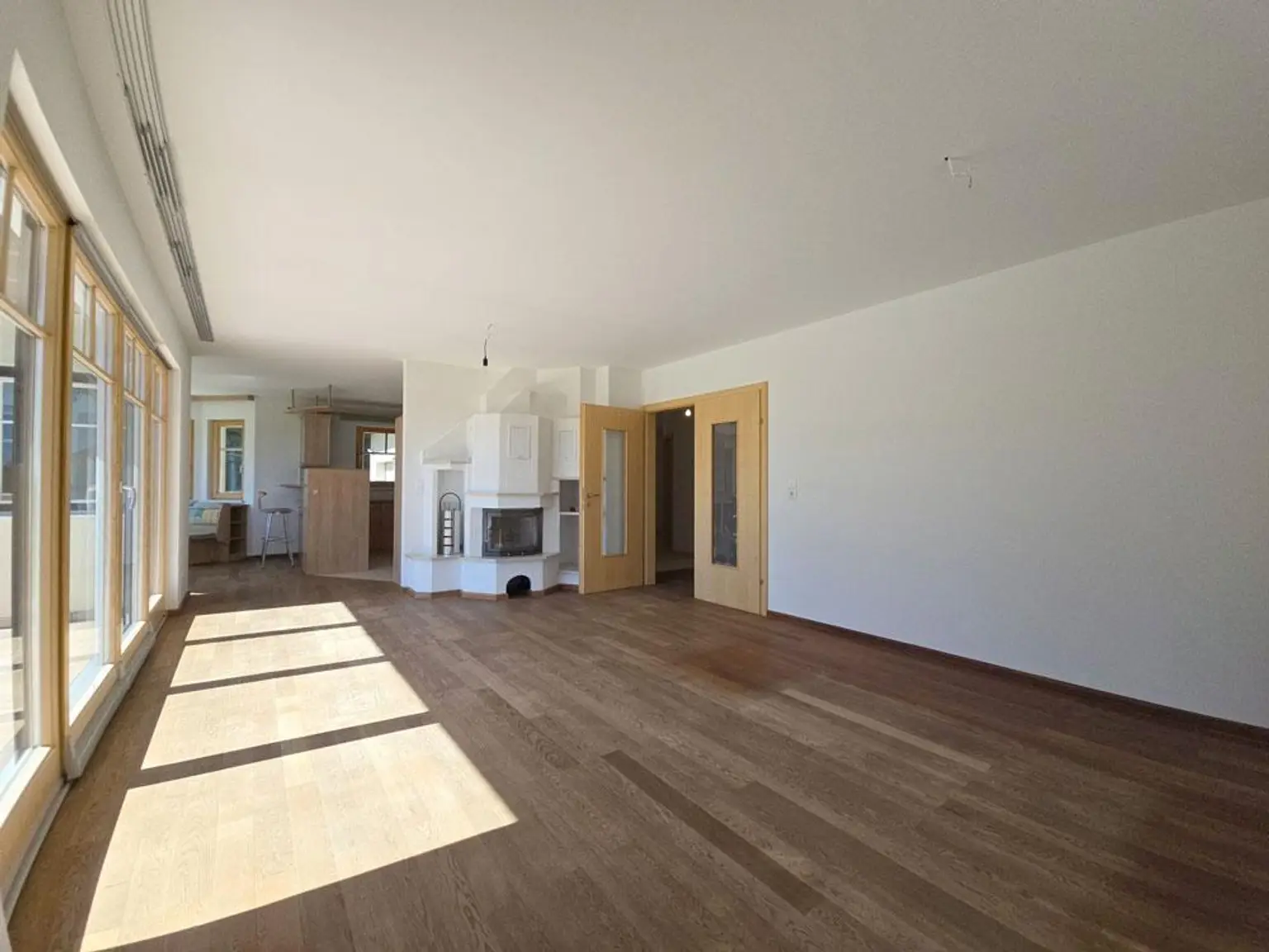 3701 Großwiesendorf/bei Großweikersdorf: Wunderschönes Einfamilienhaus mit Wohnkeller, Doppelgarage und Weinröhre