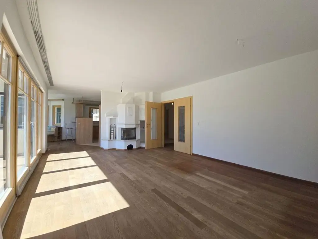 3701 Großwiesendorf/bei Großweikersdorf: Wunderschönes Einfamilienhaus mit Wohnkeller, Doppelgarage und Weinröhre