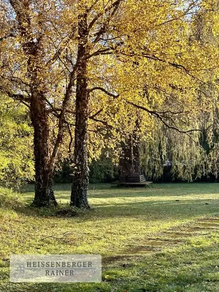 EIN PRIVATES PARADIES ZU JEDER JAHRESZEIT /// HISTORISCHES LANDHAUS MIT PARK, WALD, BACH UND BADESEE