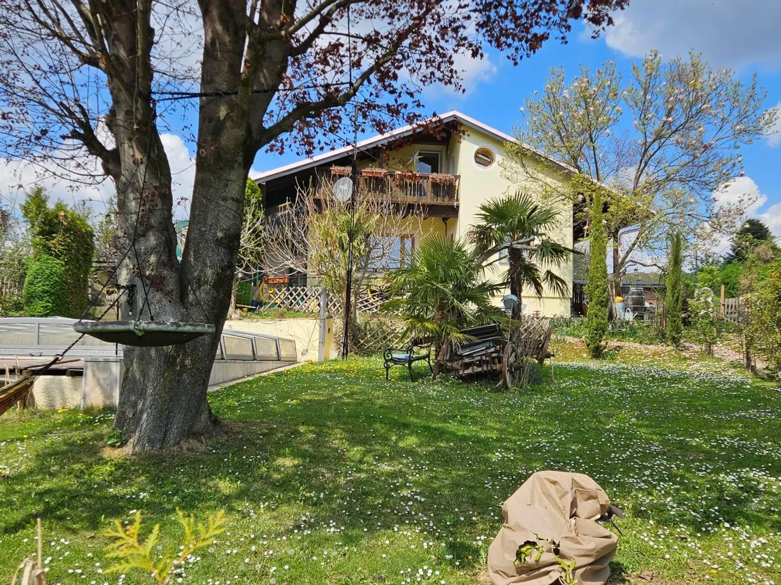 RENOVIERTE ETAGE IM MIETHAUS IN HOLZLEITEN