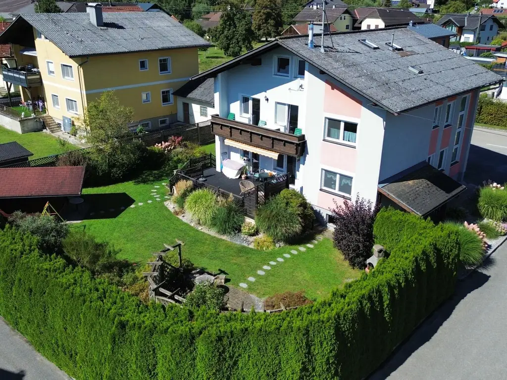OPEN HOUSE! Großzügiges leistbares Wohnhaus mit 3 getrennte Wohneinheiten, Traumgarten, Doppelgarage und vielen Parkplätzen Tuffeltsham in Redlham