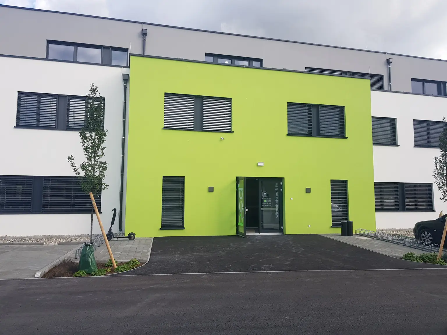 Bürogebäude3