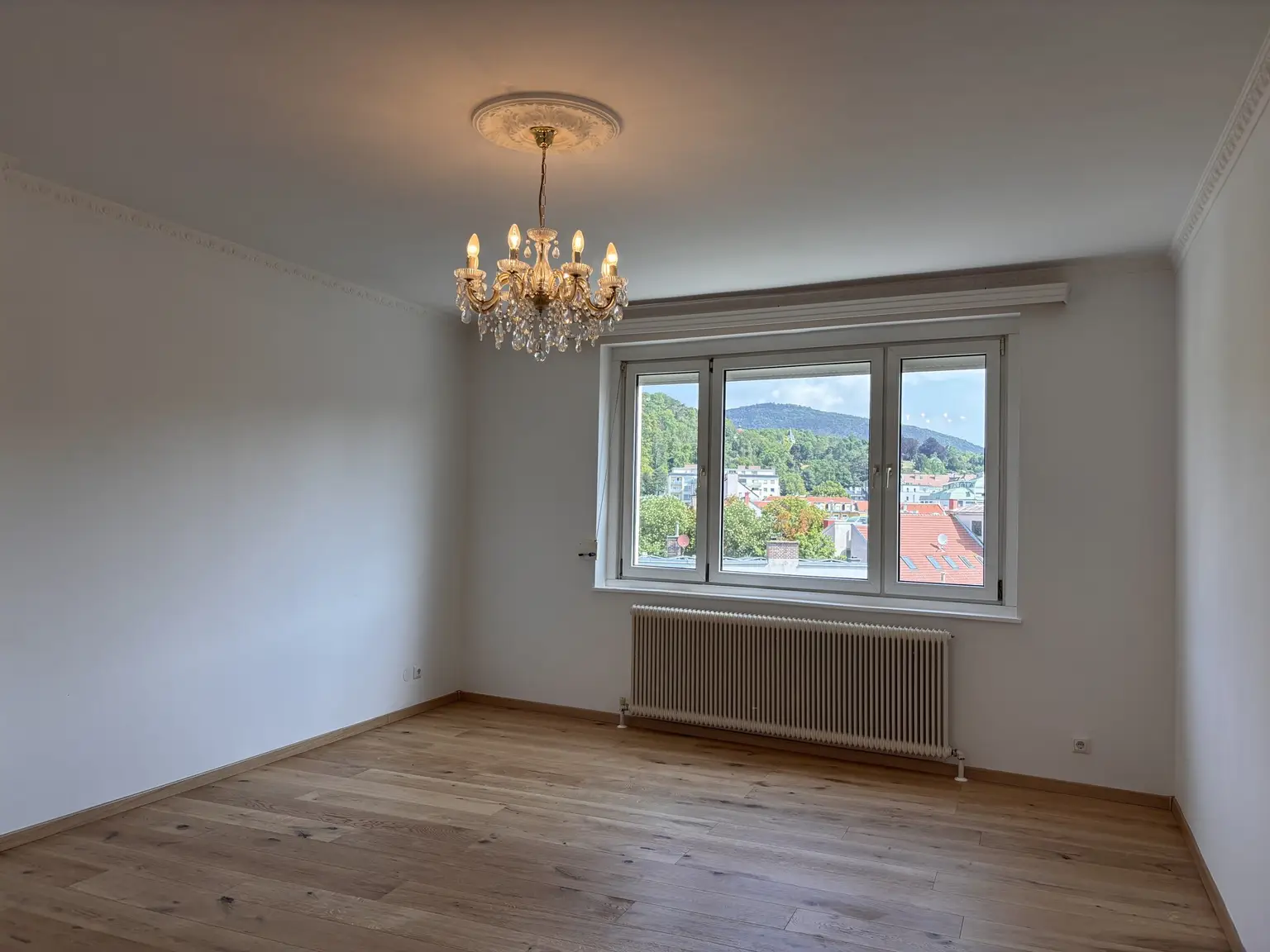 3 ZIMMER + Parkplatz  im ZENTRUM!!!