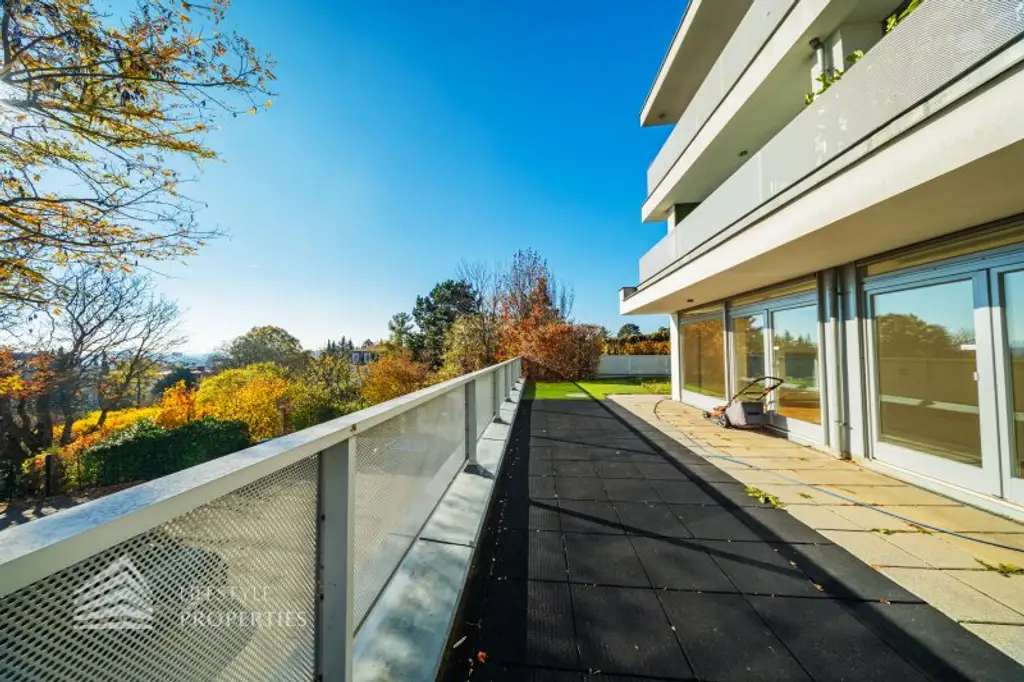 Wunderschöne 4 - Zimmer Wohnung mit Terrasse und Garten