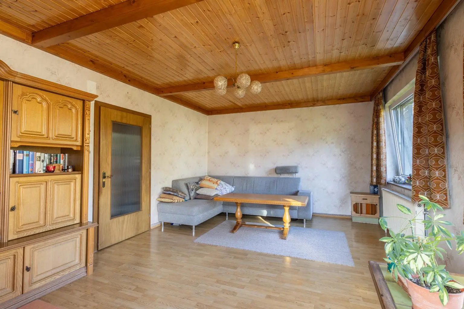Ein- Zweifamilienhaus mit traumhaften Mittagskogelblick