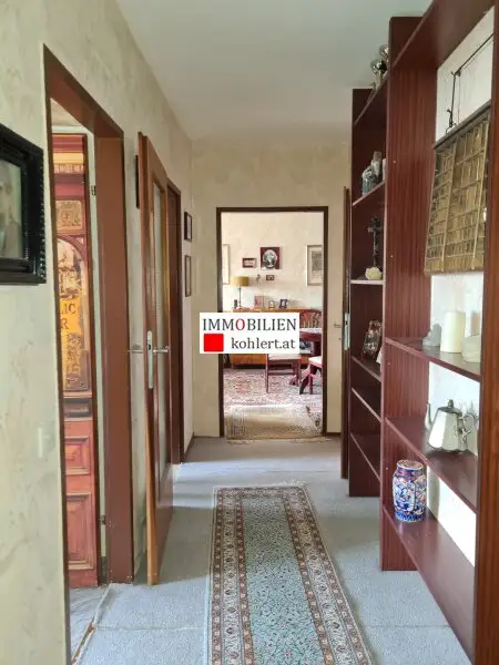 ****GELEGENHEIT, SONNIGE EIGENTUMSWOHNUNG MIT LOGGIA, ALLE NEBENRÄUME, HOHER LIFTSTOCK