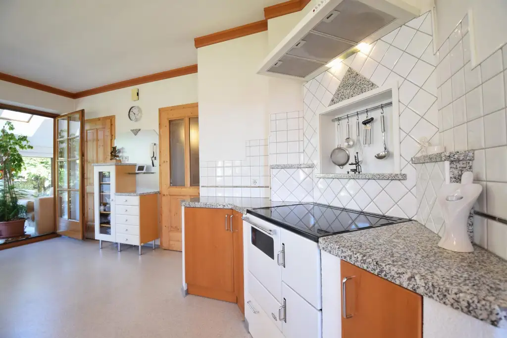 Haus auf großem Grundstück