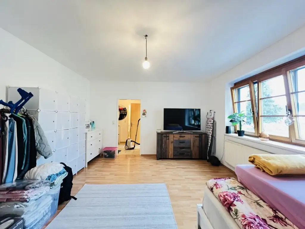 Loosdorf-Zentrum: Charmante, helle Wohnung für € 450