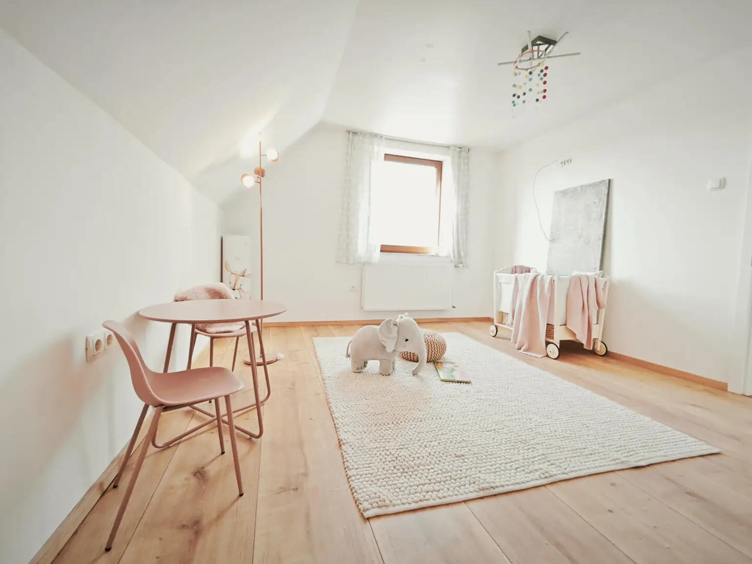 Hübsches Einfamilienhaus mit 4 Zimmer, Garten, Balkon und Parkplatz in Graz Wetzelsdorf