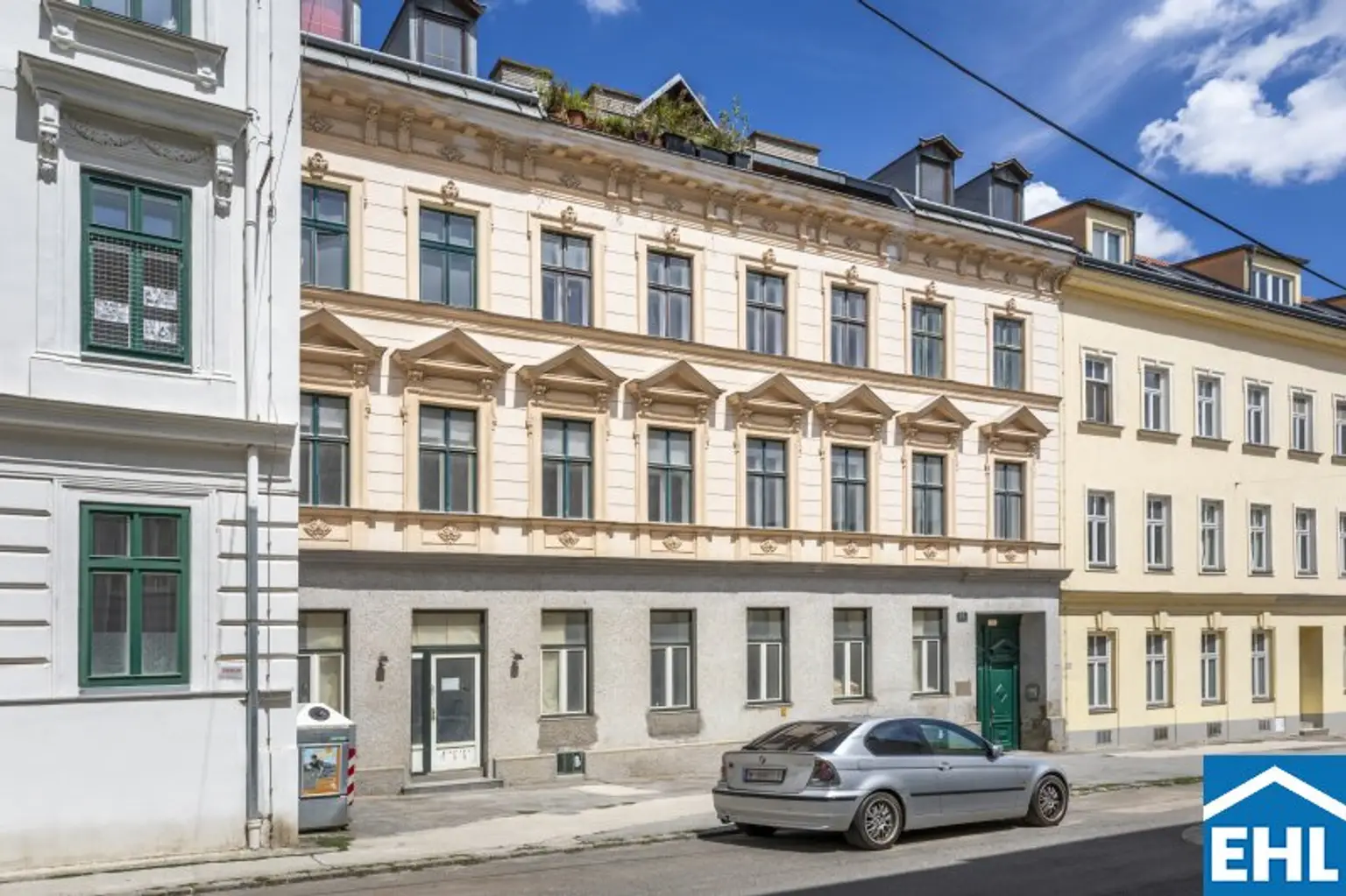 Zinshaus mit gegliederter Fassade und Entwicklungspotential