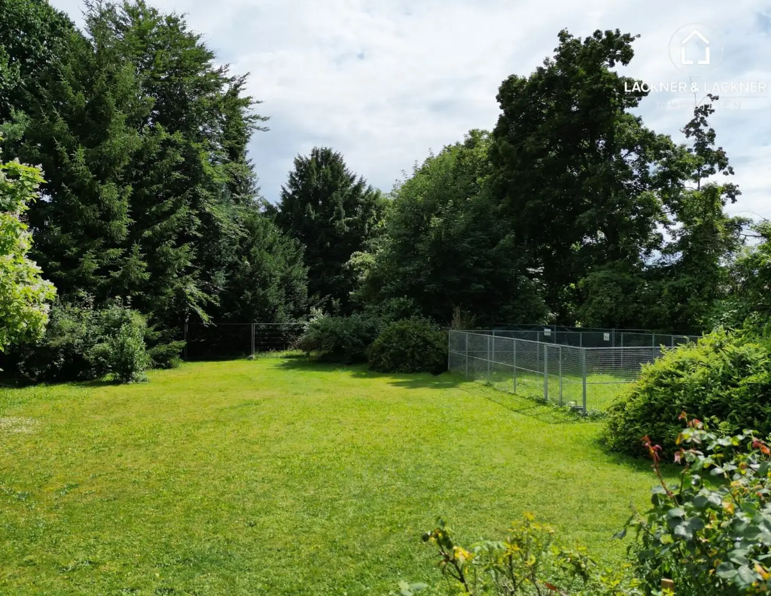 TOP Villa mit großem Grund - LKH Villengegend und Nähe der Klagenfurter Innenstadt