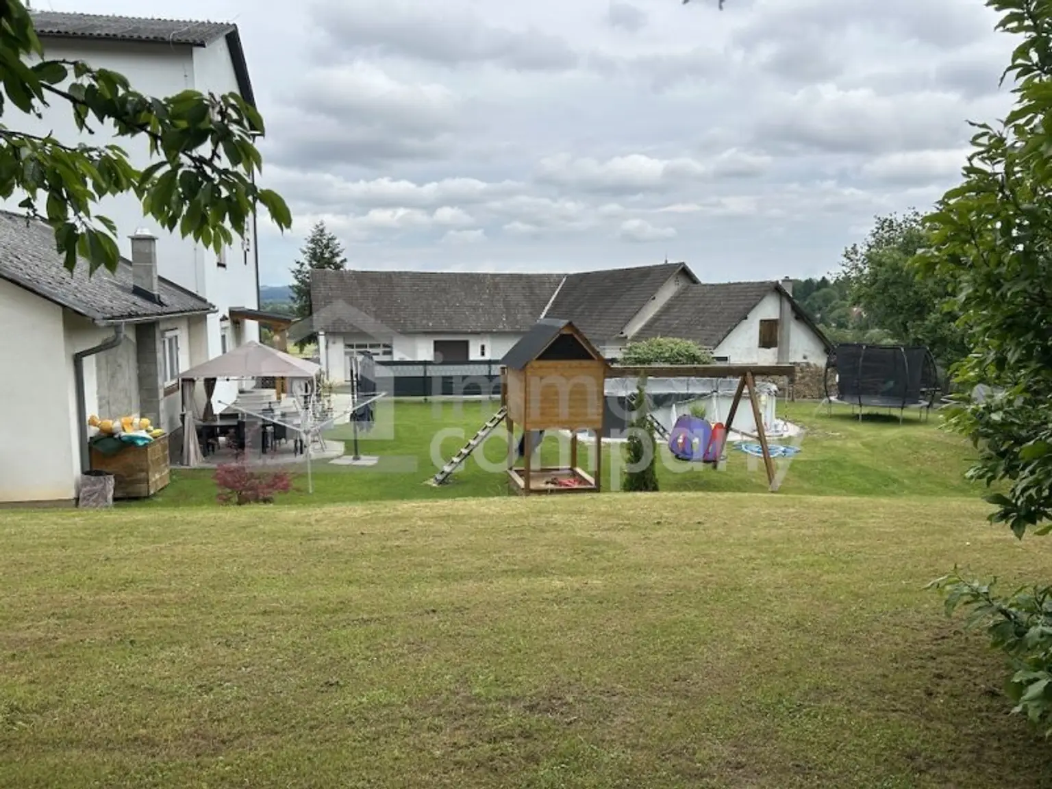 2 Häuser und 1 Pension.... verwirklichen Sie Ihren Traum hier...