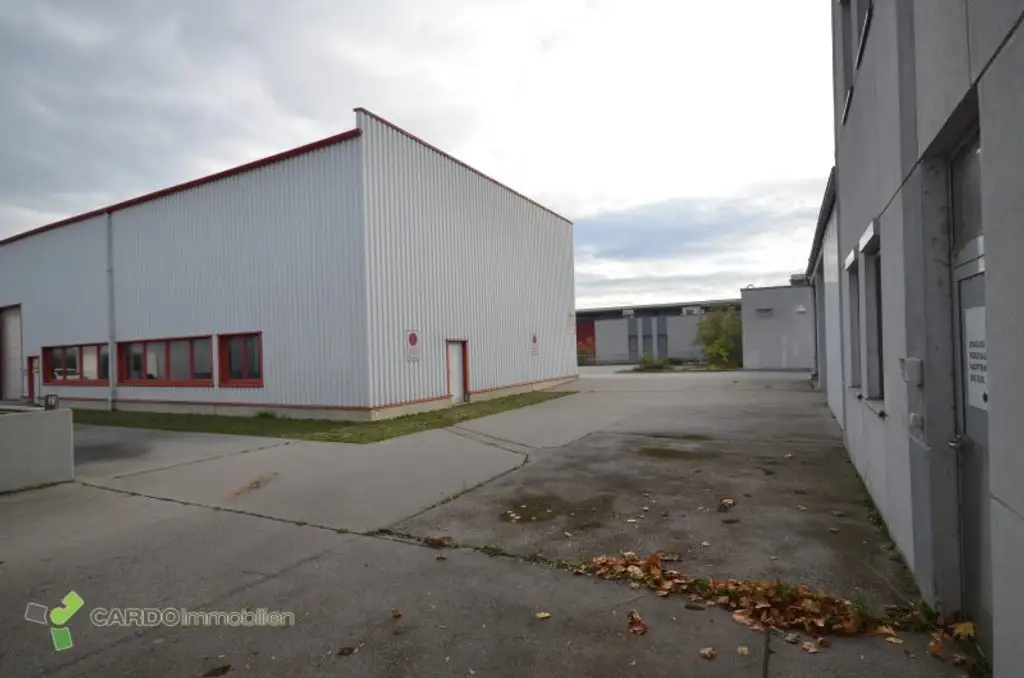 Halle und Lager 425m², 340m², 414m² für Veranstaltungen oder Lager, 2 Gewerbeobjekte nebeneinander mit große Parkplatz, entweder zusammen oder einzeln zu vermieten