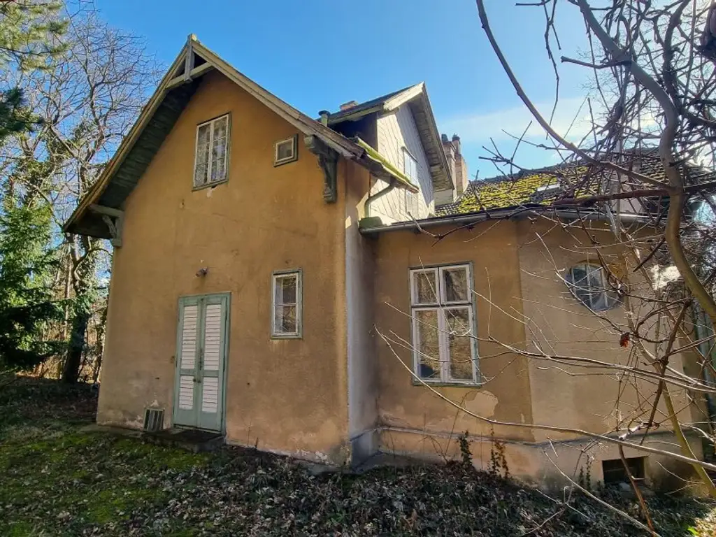 Ob alte Villa-neuer Bau, auf Riesengrund nach Süden schau!